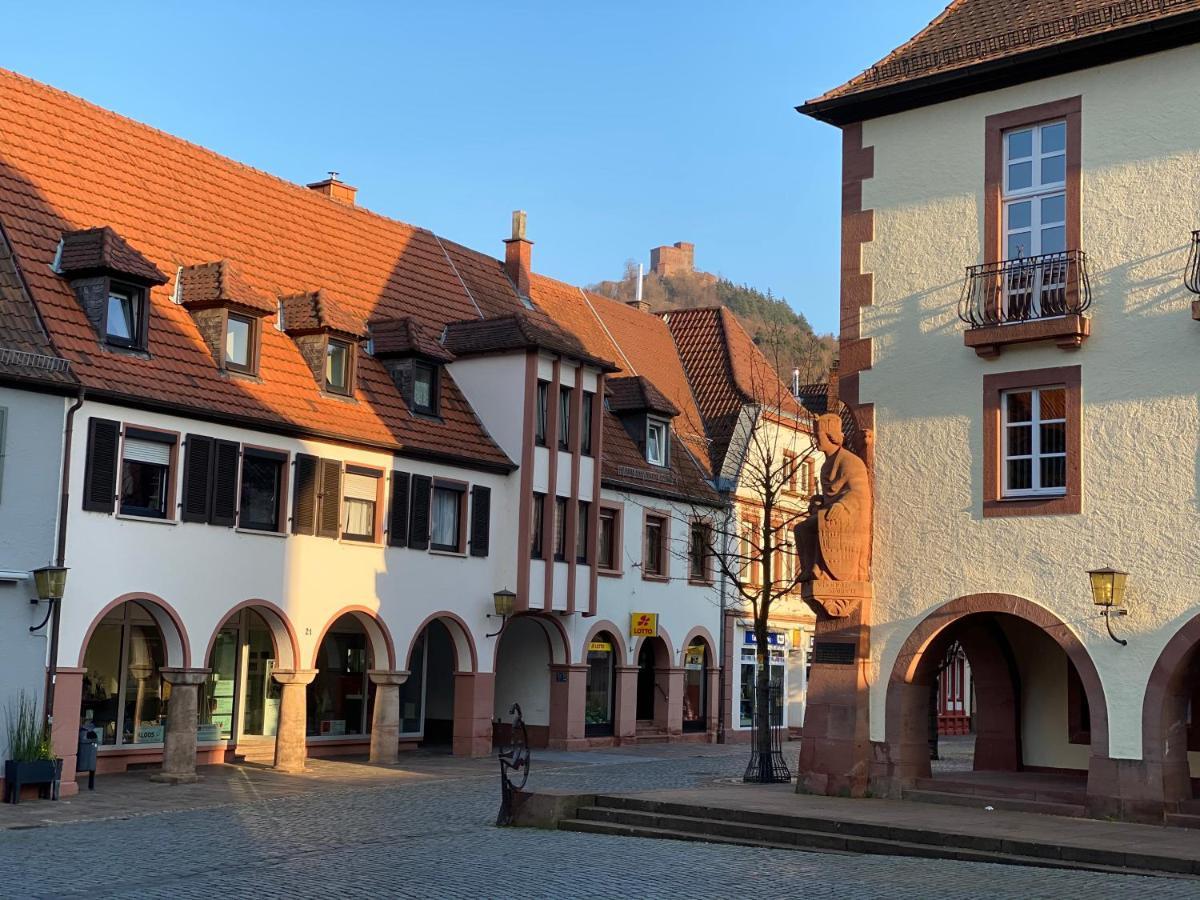 Ferienwohnungen Annweiler Am Trifels Exterior photo